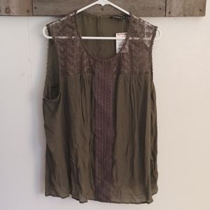 Tank top with lace and crochet